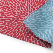 [Square/Triangle] Isa Pattern Dual Side Chrysanthemum, Red / Light Blue