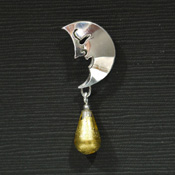 Pin Brooch (Crescent Moon (Face) and Drops)