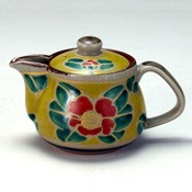 Teapot, Yoshidaya Red Camellias