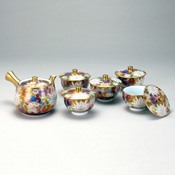 Teapot & Lidded Cup Set,   Gold Body w/Flowers