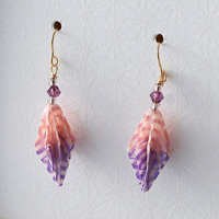 Star anise Pierced Earrings #31 Shikainami (Light Pink & Purple)