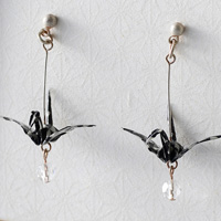 Crane Pierced Earrings #03 Triangle, Black
