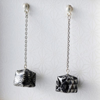 Balloon Pierced Earrings #03 Japanese Pattern, Black