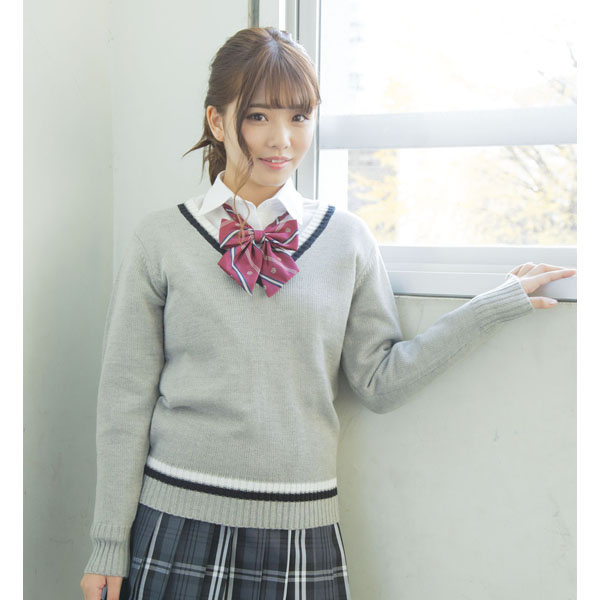 Te 18ss V领上衣线条设计麻灰色 制服 学生服 Jshopperscom