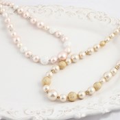 MAYGLOBE Veil, Cotton Pearl & Dust Ball Short Necklace  