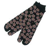 KUROCHIKU Japanese-Style Tabi Socks - Sakura, Black